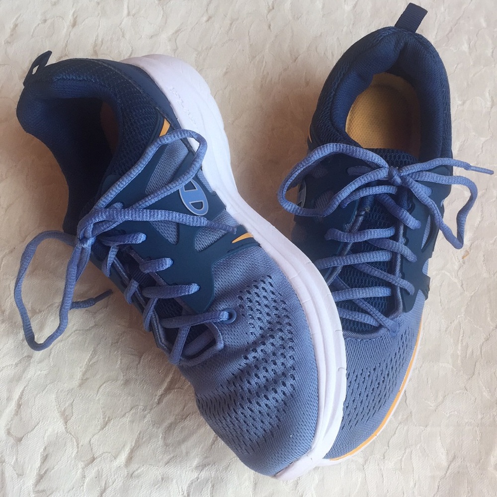 Blue Champion sneaker 9 .5 - Picture 2 of 8